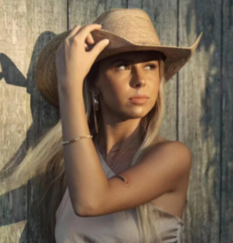 Haliey Welch erotic model gallery