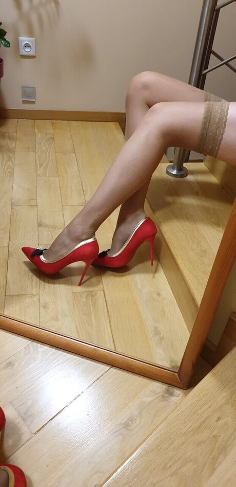 extra legs art model pic