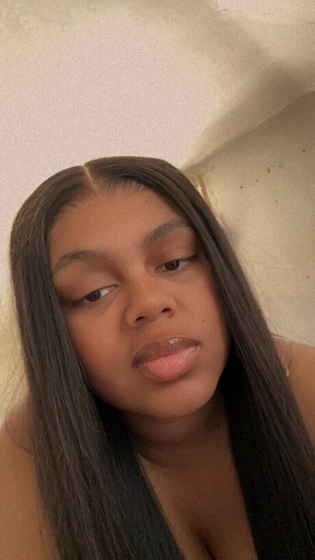 _LolaaaBunniee_ model porn pic