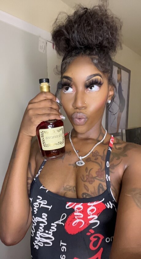 BIG BOOTY LYRIC star naked picture