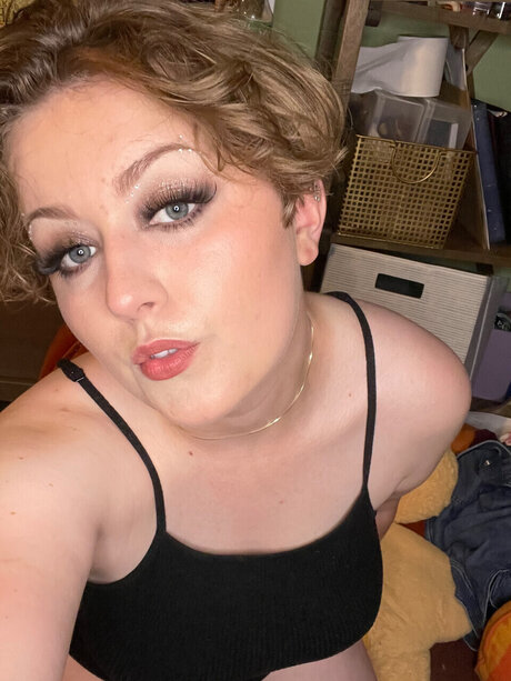 LJTollens adult model pics