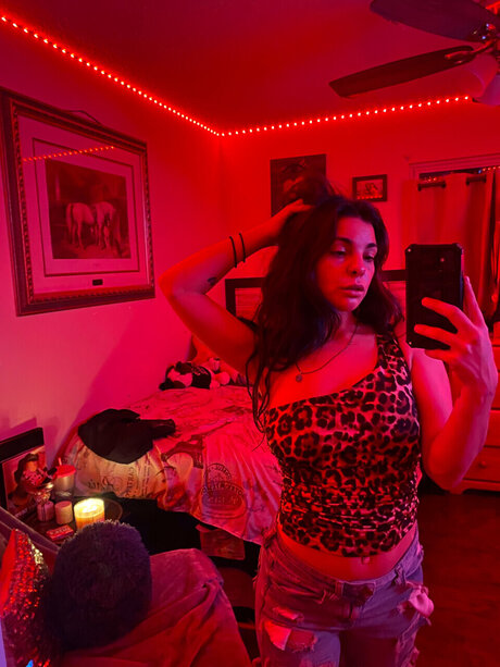 Veilarose_ xxx pornstar image