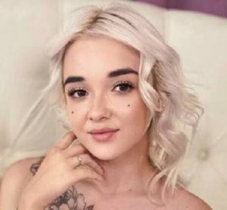 _WhiteRabbit_ model high quality pics