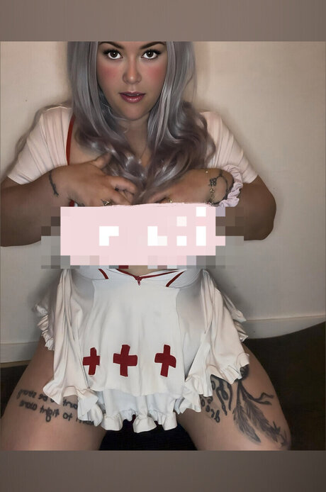 She s a beautiful mess star adult pic