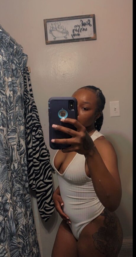 Modacious hot star img