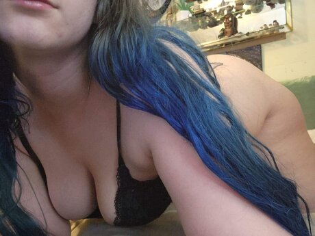 La Generico art model photo