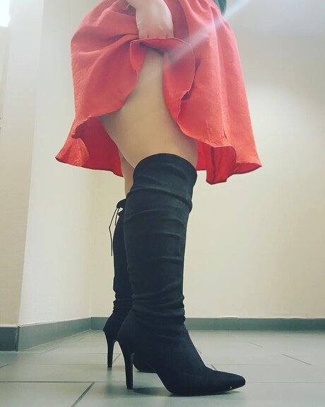 Lollipop star nudes photos