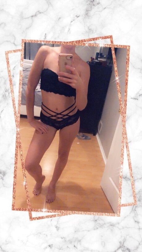 TanNjBabe model adult pics