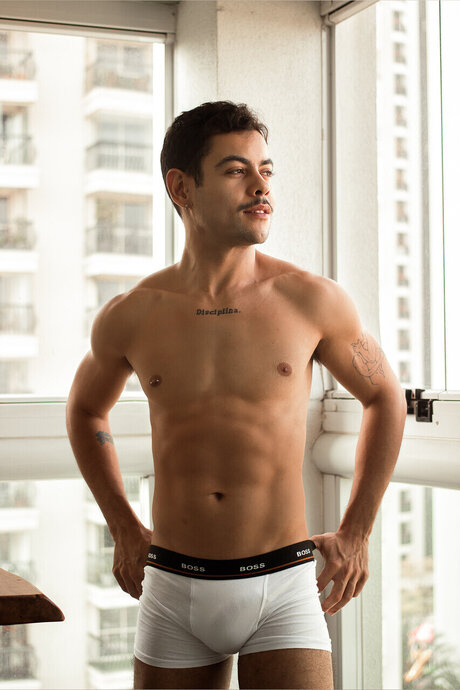 Yakko VIP Collection pretty model picture