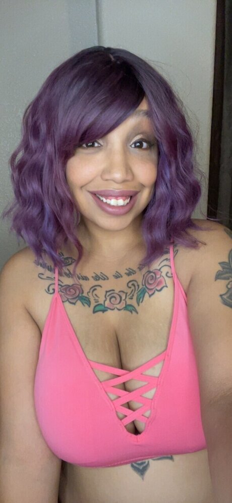 Kay Dee model top pic