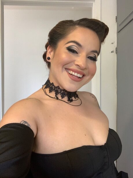 Hot Donna star nude gallery