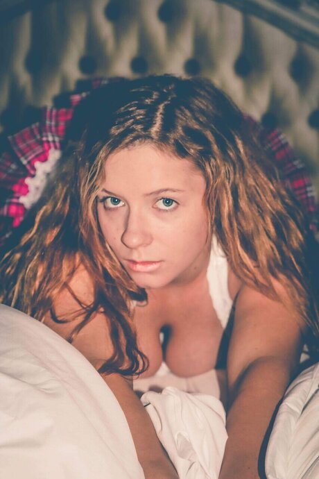 Dat Short Chik model beautiful pictures