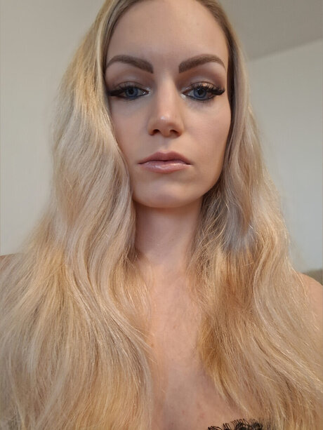 AxelleStar66 sexy pornstar img