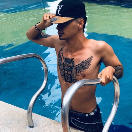 AlejoEusse model adult img