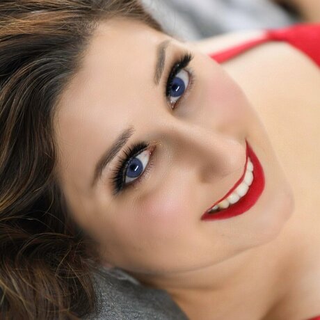 Grayson Girl star high quality pics