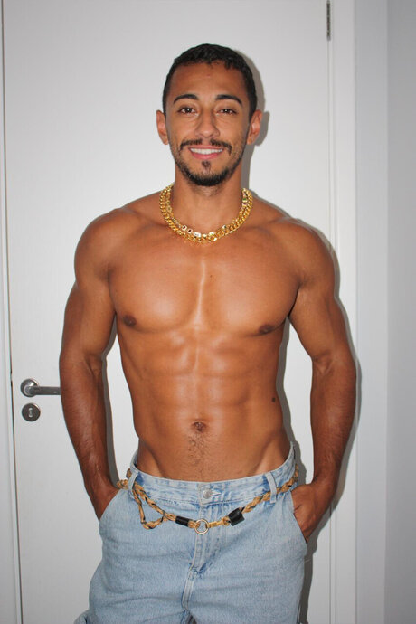 CleitonMorhamed erotic actress image