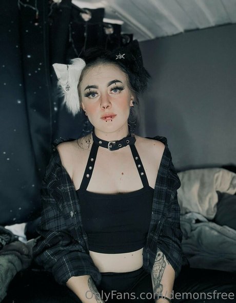 demonsfree high quality model picture