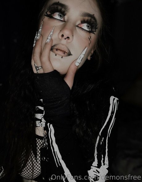 demonsfree model erotic images