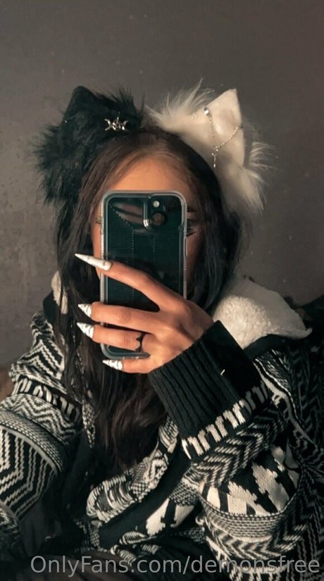 demonsfree star sexy images