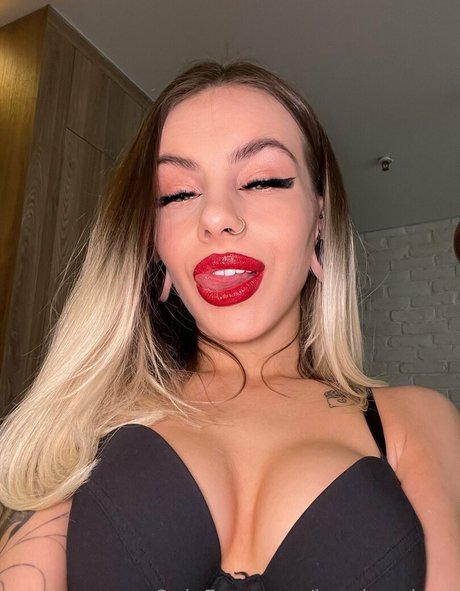 kendraa lane star pics