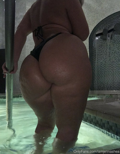 Iamjennashea model pic