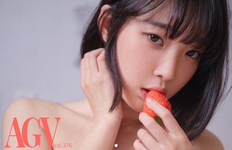 Kang Inkyung model erotic image