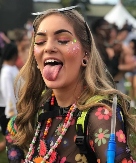 Chloe Moniz star hd photos