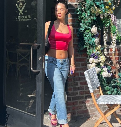 Sally Spice hd actress pic