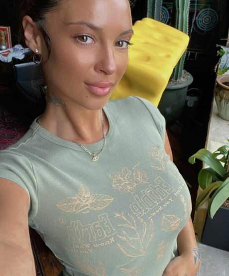 Sally Spice beautiful pornstar pics