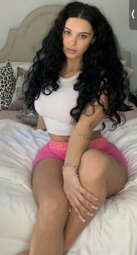 Sally Spice hot pornstar img