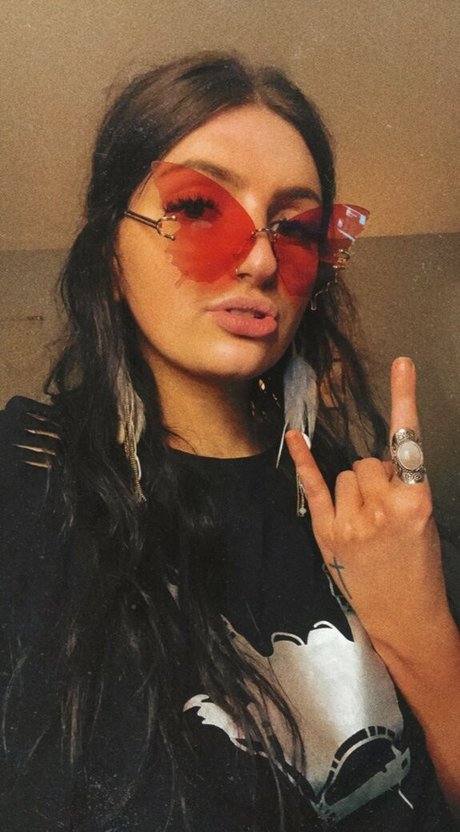 rockinrach model nude picture