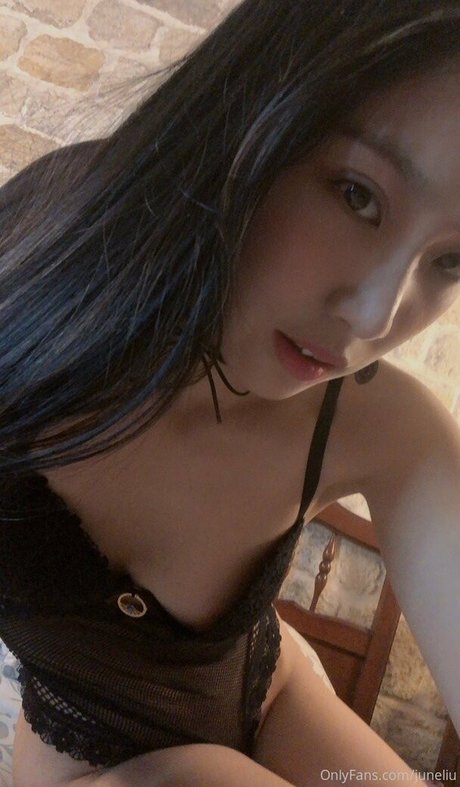 juneliu erotic star photos