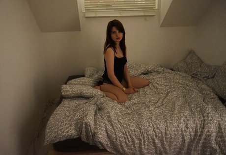 Fiiiflee nude pornstar image