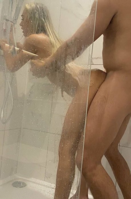 Hollyrobinson19 pornstar xxx img