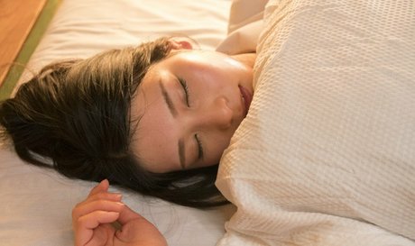 Suzu Honjo pretty model image