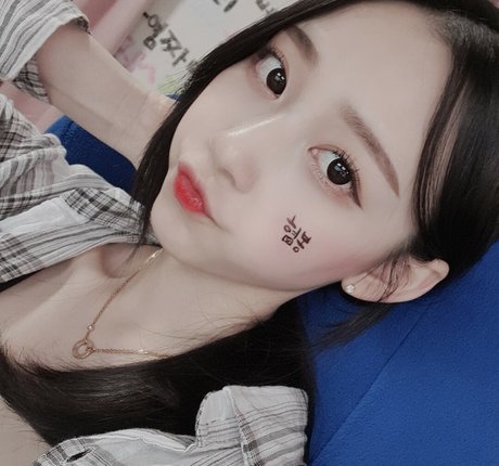 rofvmtm model nudes pic