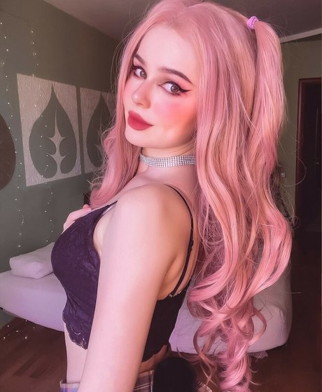 E katn star nude pic