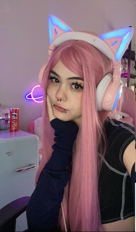 Say Cat Pe nude actress photos