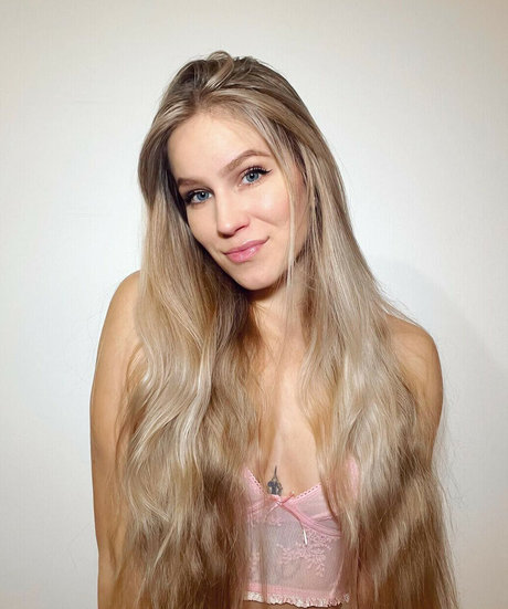 Nadja Arhar beautiful actress pics