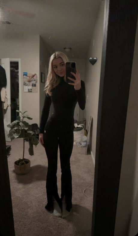 beautiful latina onlyfans hd photo