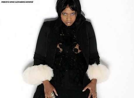 mynxalexandria model image