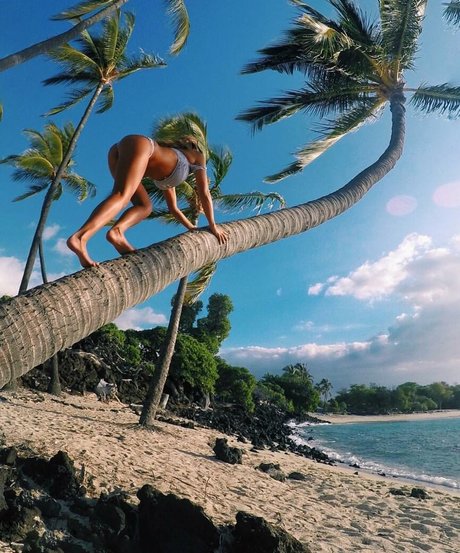 Regina Hunt hot model pics