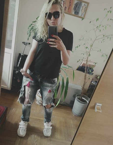 anna bellla free star img