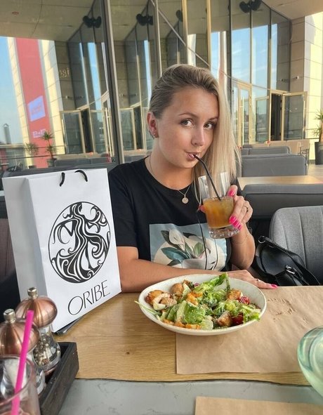 anna bellla model naked archive