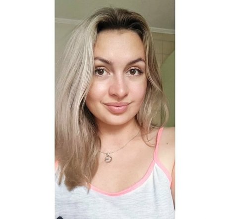 anna bellla art actress pic