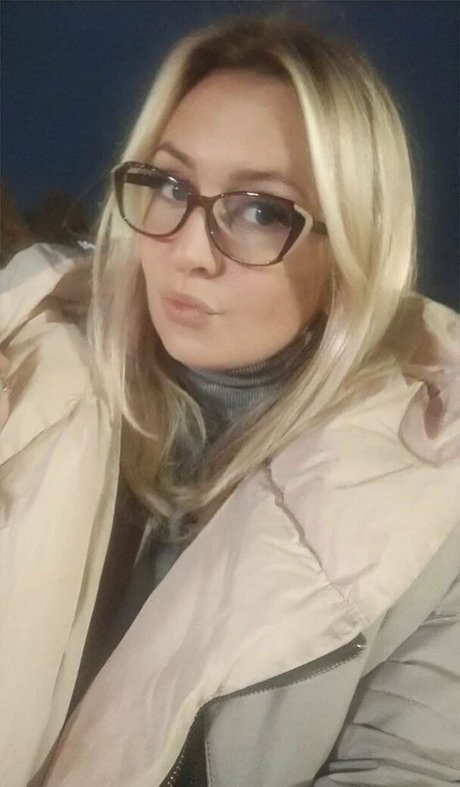 anna bellla adult model pics