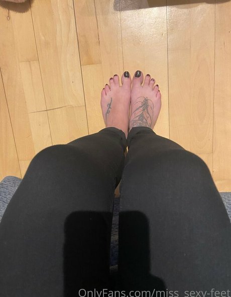 miss sexy feet pornstar erotic pics