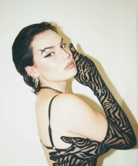 Marthe Woertman naked actress image