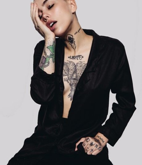 Siiickbrain model sexy galleries