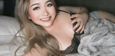 Onlymickyy hot model img